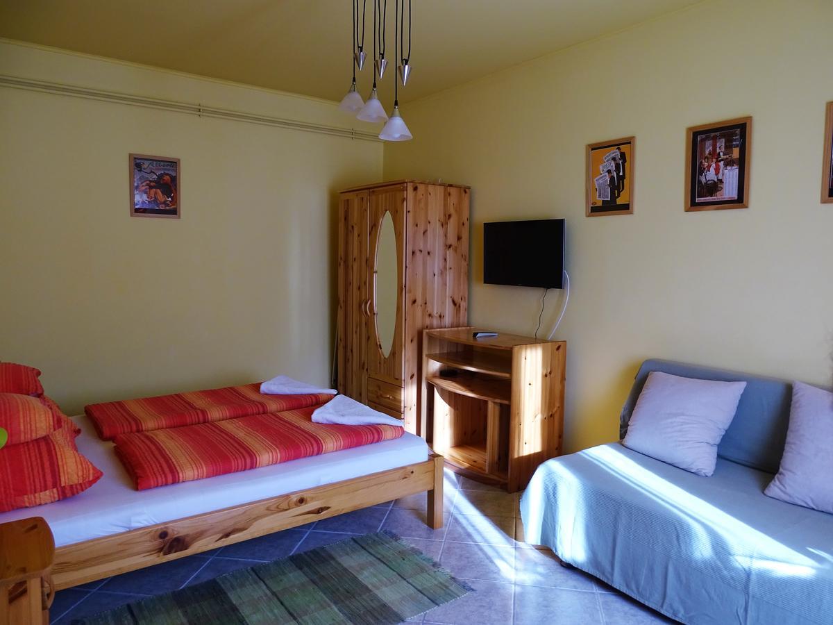 Franciska Portaja Apartment อิกาล ภายนอก รูปภาพ